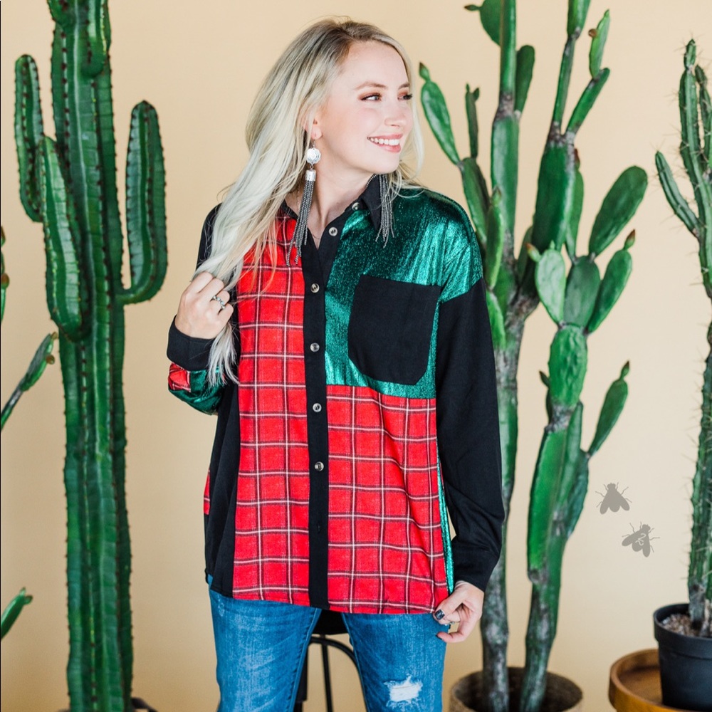 NWT! XMAS SALE!StuNNinG Boutique Holiday Happening Plaid Blouse! Sparkle! 🤩🎁🎄